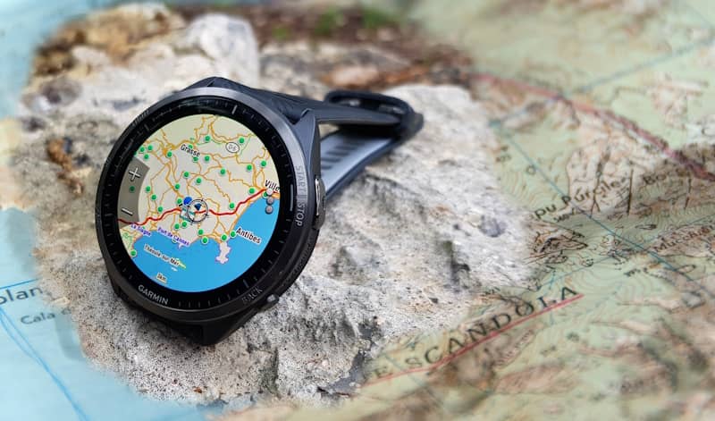 les meilleures montres gps avec cartographie pour les coureurs de trail en 2025